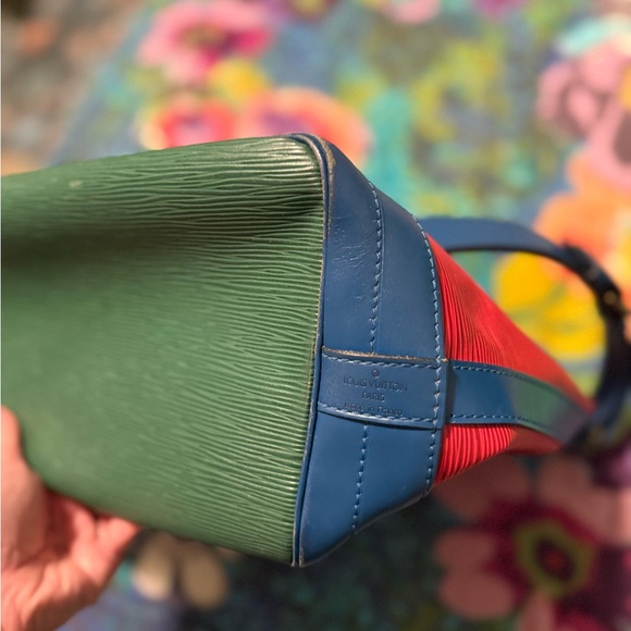 Louis Vuitton Red, Green, Blue and Blue Shoulder Bag - Picture 3 of 16